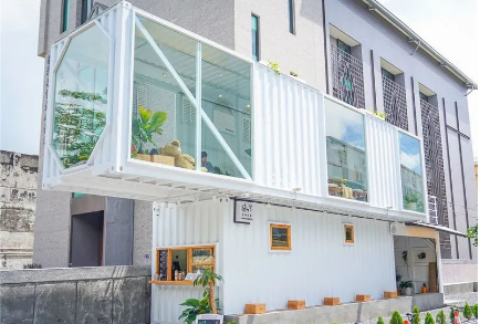 集裝箱堆疊餐飲店